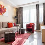 Silver Crown Hotel & Residence, Palace Quarter