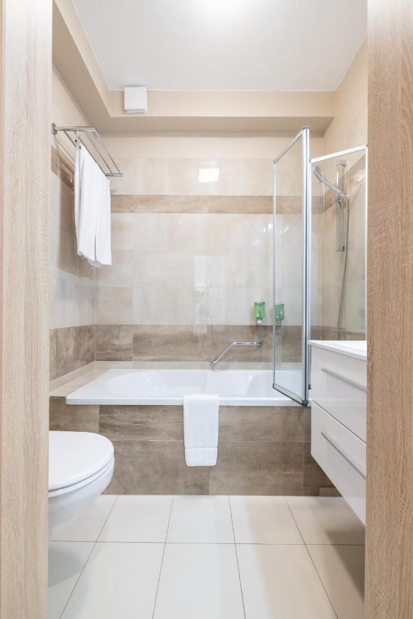 Silver Crown & Residence, Palace Quarter 3* Budapeste